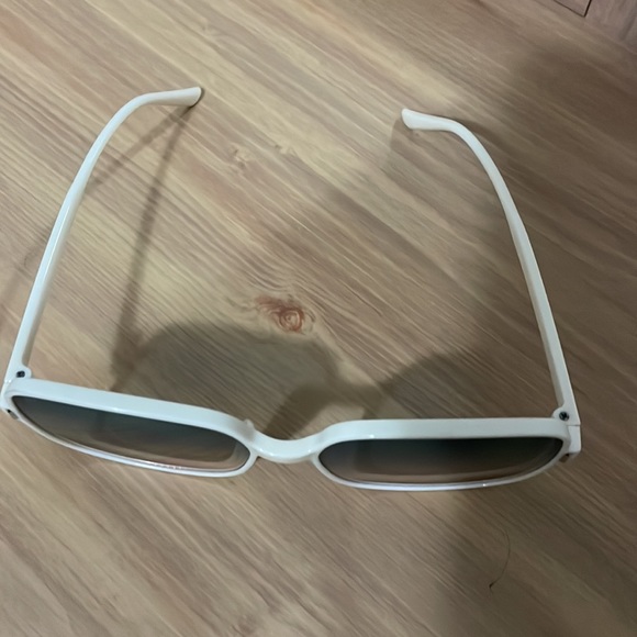 Beautiful OMBRÉ Sunglasses - Picture 5 of 8